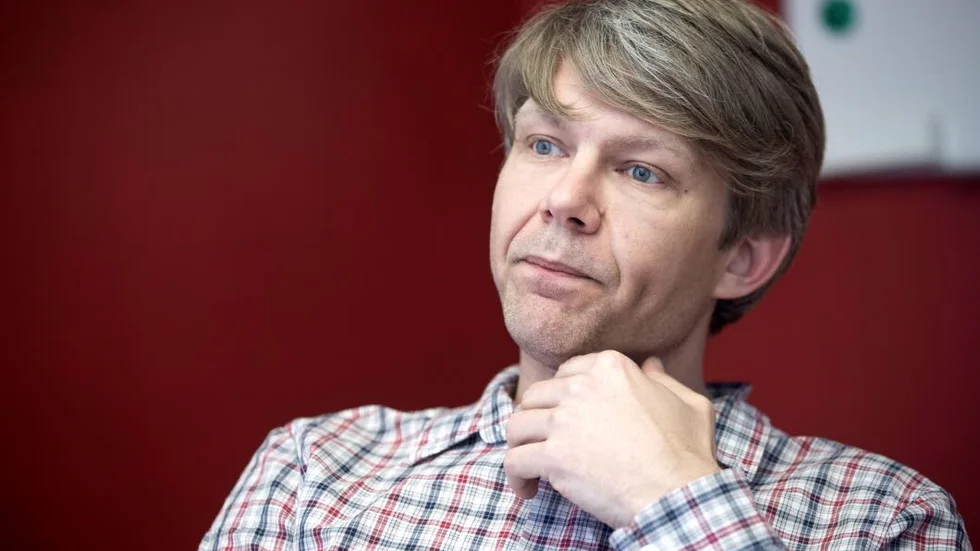 Christer Lindström kliver på en ettårig traineetjänst på Piteå kommun – och av den orsaken kliver han tillfälliga av som socialdemokratisk ledamot i kommunfullmäktige.