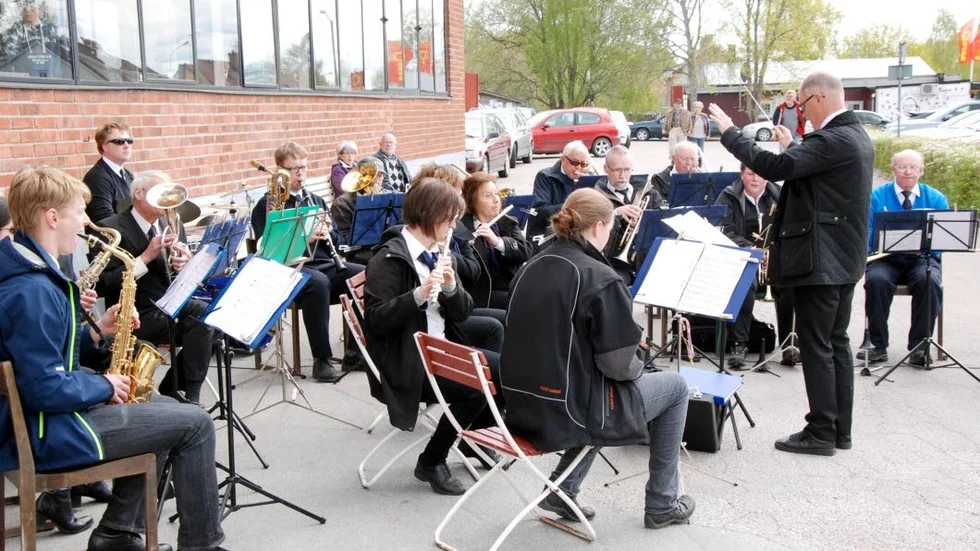 Musikanter. Rejmyre glasbruksorkester välkomnade besökarna med musik.