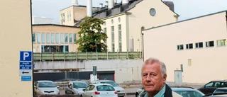 – Bygg en kombihall!