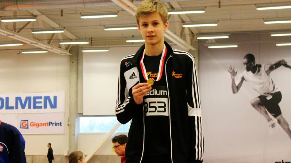 Joakim Wadstein, 14, snuddade på Sverigerekord i höjdhopp för sin åldersklass och tog så klart guld.