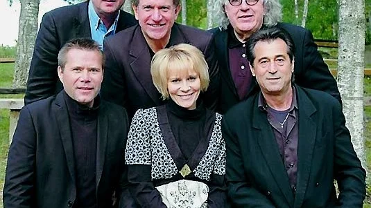 Norrköpingsorkestern Max Rogers har bestått av olika musiker genom åren och här är en konstellation: översta raden från vänster: Roland Engdahl, Lars Jönsson, Ehrling Fredriksson. Nedre raden från vänster: Pär Sundström, Sandra Hellberg och Marcho Marchev.