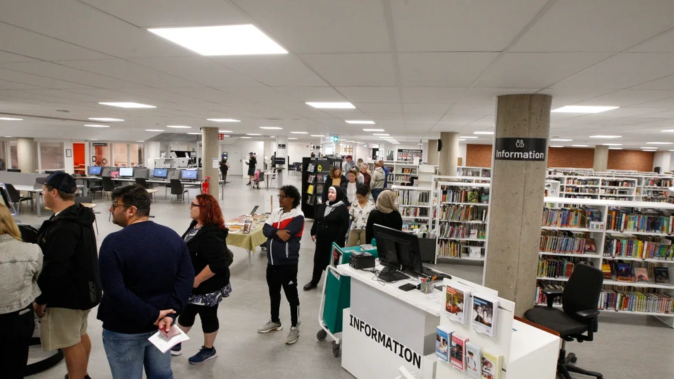Fler än någonsin förtidsröstar i årets val vilket syntes på Motala bibliotek under fredagseftermiddagen. 