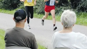 Peter Kindblom på väg mot mål och individuell seger i kraftloppet.
FOTO: GUNNAR JOHANSSON