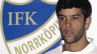 I helgen landade IFK Norrköpings andre brasse, Renato Mello Braga, i Norrköping. En 23-åring bjässe på 193 cm och 86 kilo, som tidigare spelat i rumänska ligan och hamnar direkt i hetluften i eftermiddag när han gör debut mot allsvenska AIK  i Igelfors. 
FOTO: OLA AXMAN