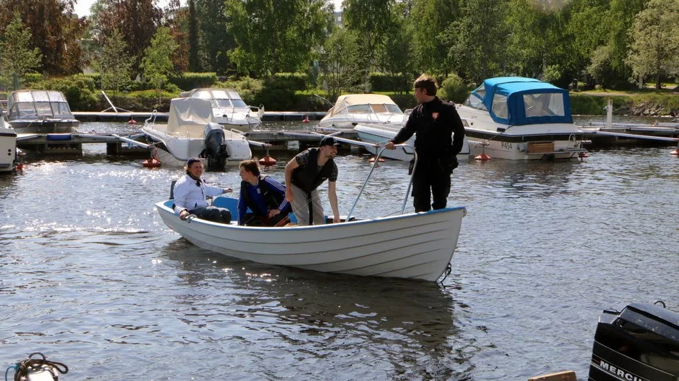 Team Göran Perssons advokater kör in mot hamn efter ett fiske i vackert väder och med ganska god fångst.