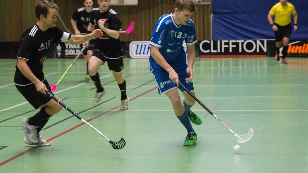 David Sandberg inledde målskyttet när K 4 IF på lördagen bröt sin fem matcher långa svit med förlustmatcher. Tabelltrean Gimonäs Umeå besegrades med 8–5.