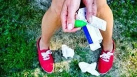 Många som har pollenallergi upplever att problemen håller i sig trots att högsäsongen för pollen passerat. Det är torkan som är boven i dramat.