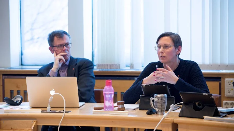Kommunalråden Anders Lundkvist och Helena Stenberg tycker det blev ett väl avvägt beslut i härbärgefrågan.