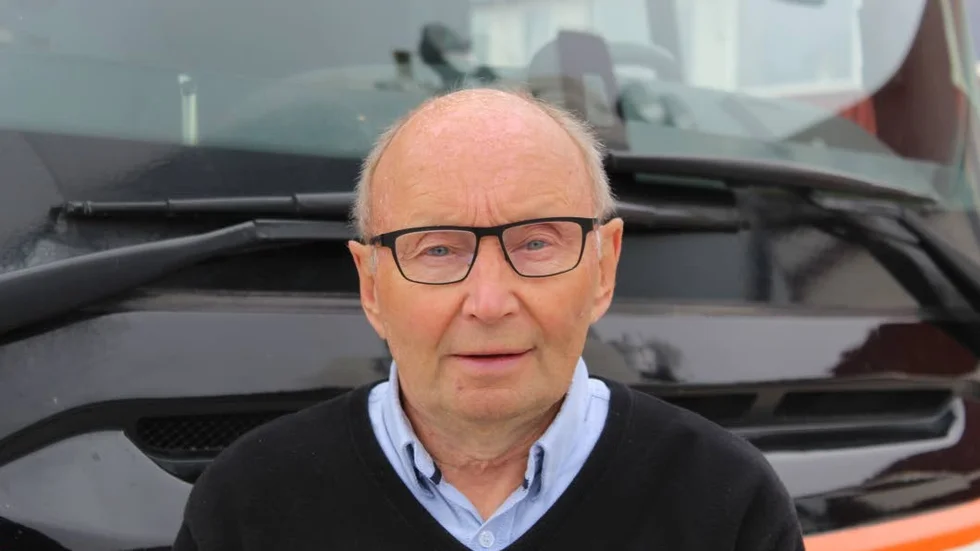 En pigg 72-åring med motionsintresse håller jämn takt med de yngre kollegorna.