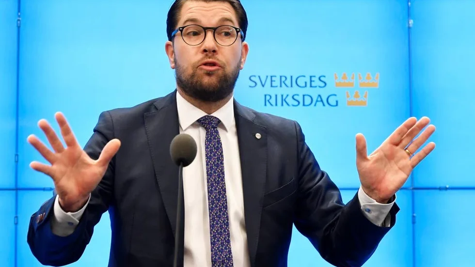 SD-ledaren Jimmie Åkessons parti blev ett luftslott med pyspunka och efter valet for han till Thailand med Färjan-Håkan.