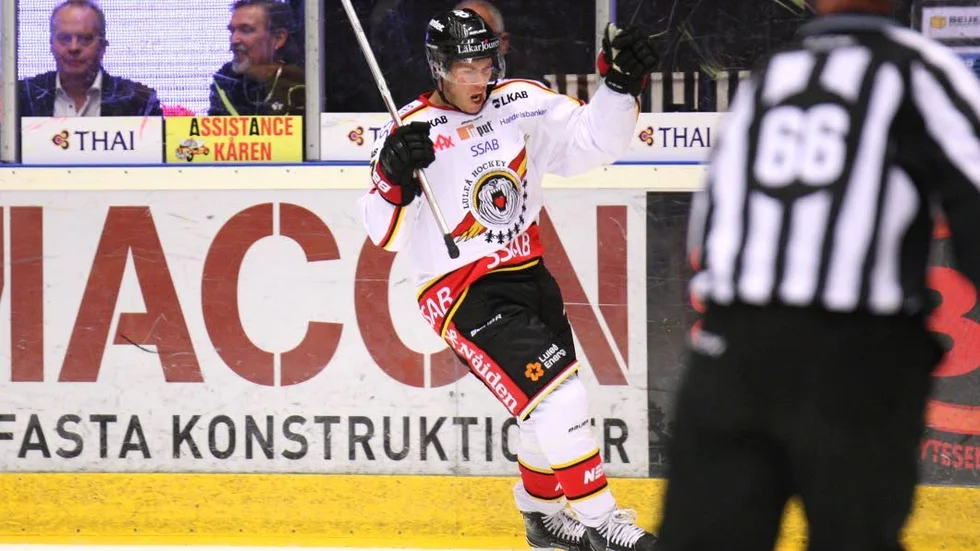 MÅLSKYTT. Andreas Falk gav Luleå ledningen. Men det slutade med förlust.