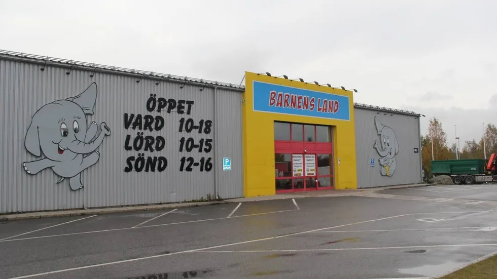 STÄNGT. Barnens land gick i konkurs i juni i somras, nu arbetar fastighetsägaren NP3 med att hitta ny hyresgäst där bolaget kan tänka sig att dela handelshuset för fler hyresgäster.