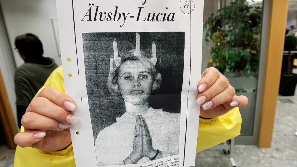 Sara Risberg visade upp Älvsbyns första lucia - Kristina Berglund - som kröntes för 50 år sedan.