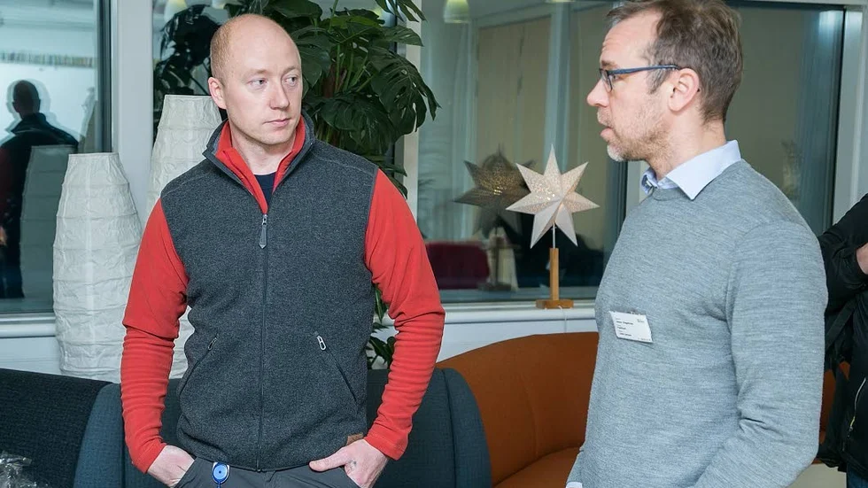 Stefan Tengman, till vänster, nominerade Pite energi. Johan Engström från Feel good prisade företaget på måndagen.