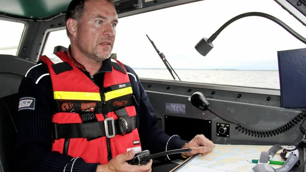Johan Hedin, Sjöräddningssällskapet i Piteå, säger att det varit fullt upp i sommar. Mycket beroende på det fina vädret som lockar ut många till skärgård och hav. (Arkivbild)