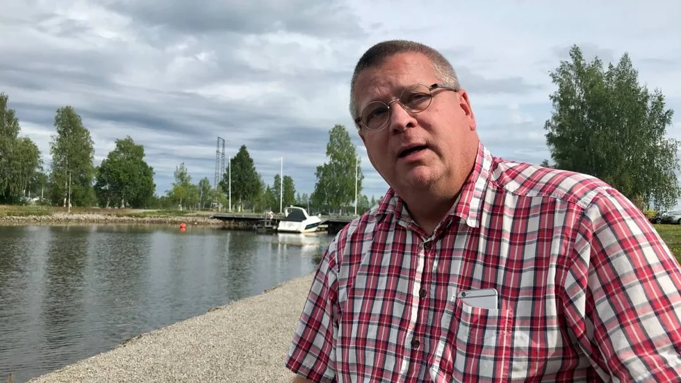 "Enligt mitt förmenande borde SCA ta ansvar för att avlägsna denna lurande miljöfara", säger Mikael Ferm.