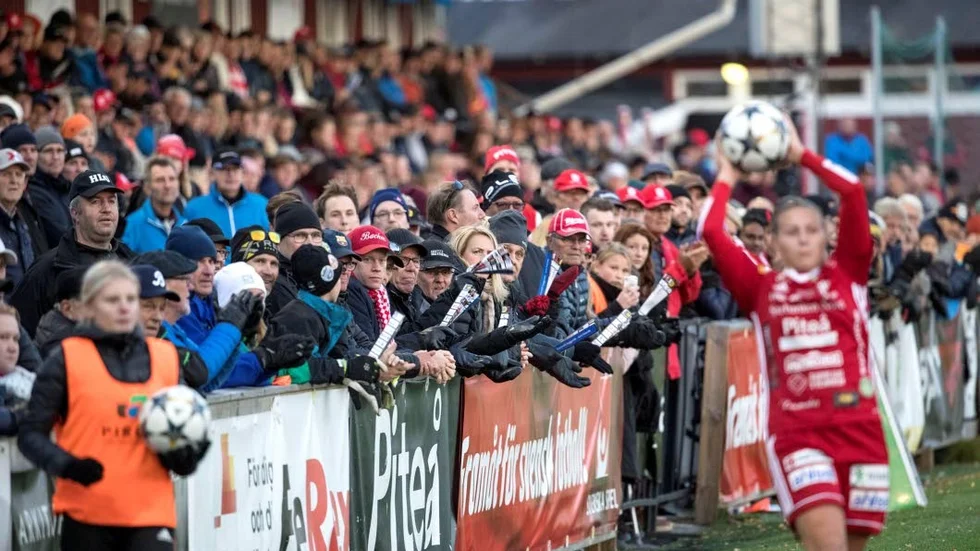 Bäst i Sverige! Piteå IF har högst publiksnitt i damallsvenskan, hela 2789 åskådare kom till söndagens fotbollsfest på LF Arena mot Linköping.
