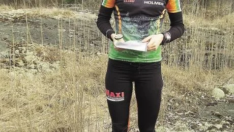 Linnea Lidström är länets stora damhopp i elitklasserna. Linnea tävlar sedan i fjol för OK Kolmården och finns med i helgens elitseriepremiär nere i Skåne.