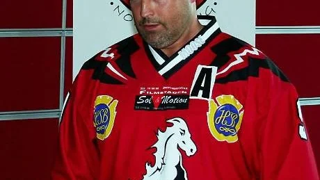 Vita Hästens tränare Jeff Hällegaard hoppas på en seger mot Skåre. Foto: Pär Andersson
