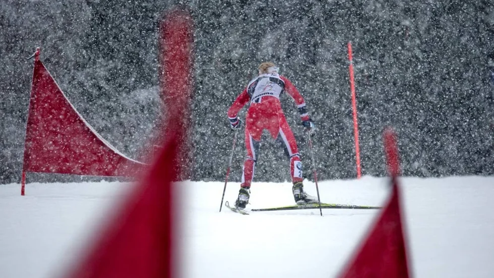 Uppförsbacken för alliansregeringen är närmast att lika vid den som skidåkarna ska klättra upp för i Alpe Cermis under Tour de ski.