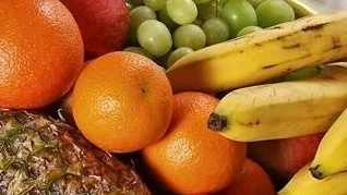 Folktandvården satsar på att få barn och ungdomar att äta mer frukt.