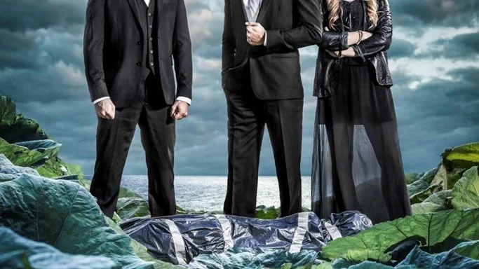 Joel Spira, Björn Bengtsson och Aliette Opheim i ”Tjockare än vatten” som får premiär i kväll.