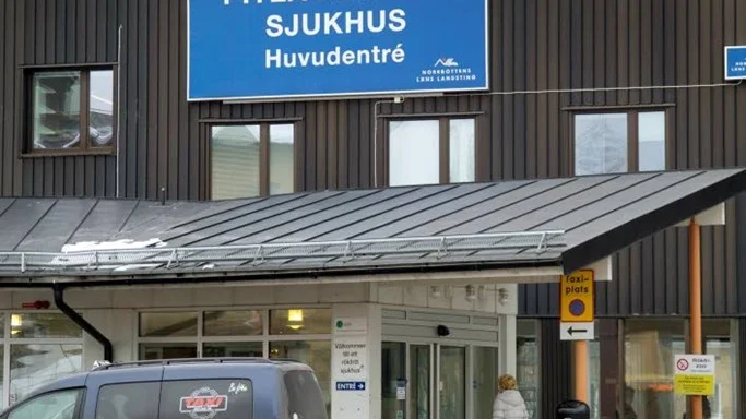 Vårdplatserna vid avdelning 2A, strokeenheten, vid Piteå älvdals sjukhus har tillfälligt minskat från 18 till 13. Detta på grund av brist på sjuksköterskor, främst nattetid.