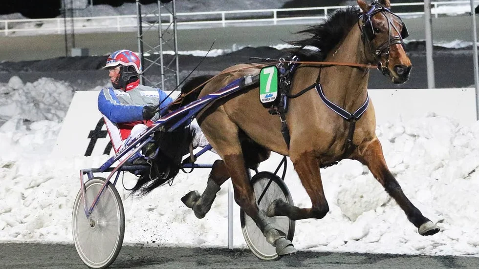 VINST. Mellby Dealer och Roger Nilsson tog en ny seger på favoritbanan. (arkivbild)
