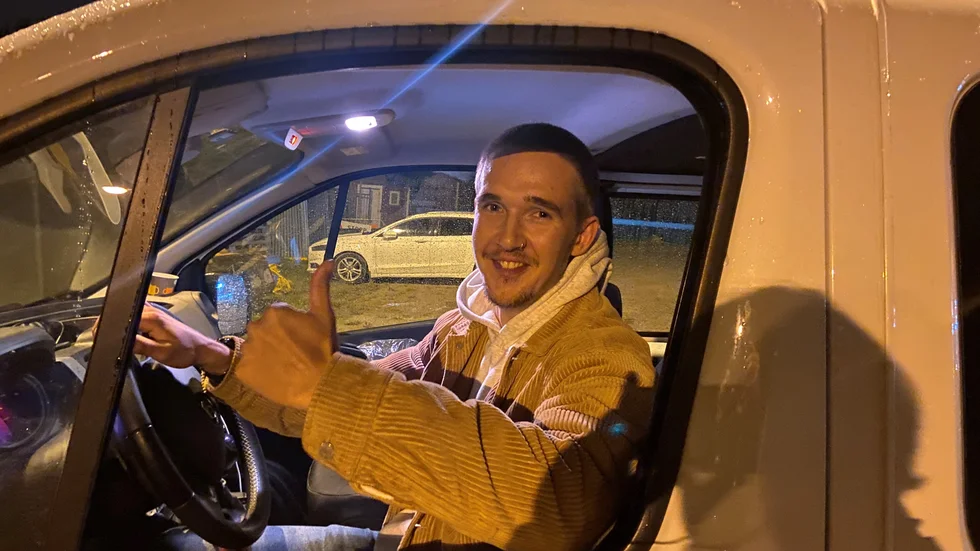 Joel Andersson jublade inombords när Smedernas SM-semi mot Rospiggarna fick skjutas upp. Nu lämnar han klartecken till mötet på måndag. "Ingen minns en fegis", säger han.