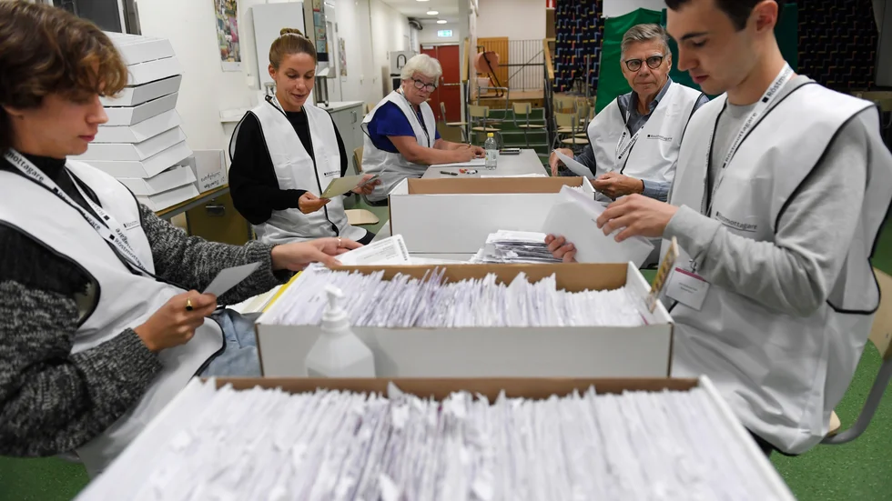 Rösträkningen fortsätter, och utgången av riksdagsvalet är ännu osäker. 