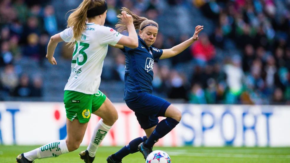 Chloe Eriksson, här i samband med den damallsvenska premiären mot Hammarby, är korsbandsskadad och blir borta en längre tid från fotbollen.