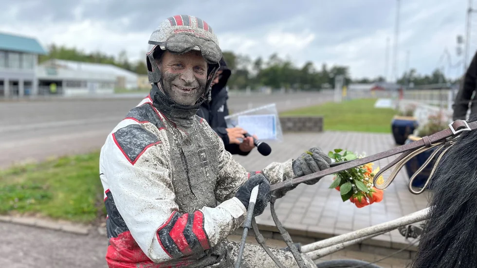 Skitglad och nöjd med Mojito Day. Fredrik Persson tog för sig rejält under tisdagens lunchtävlingar. Här efter en av segrarna. 