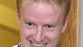 Niclas Fredriksson fick äntligen dra på sig den vita IFK-tröjan. En dröm som går i uppfyllelse, säger han. 
FOTO: ROBERT SVENSSON