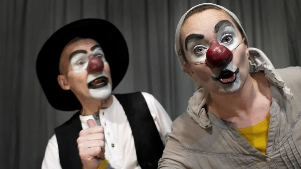 123 Schtunk är en teatergrupp som har blivit känd för vilda infall och improvisationer.