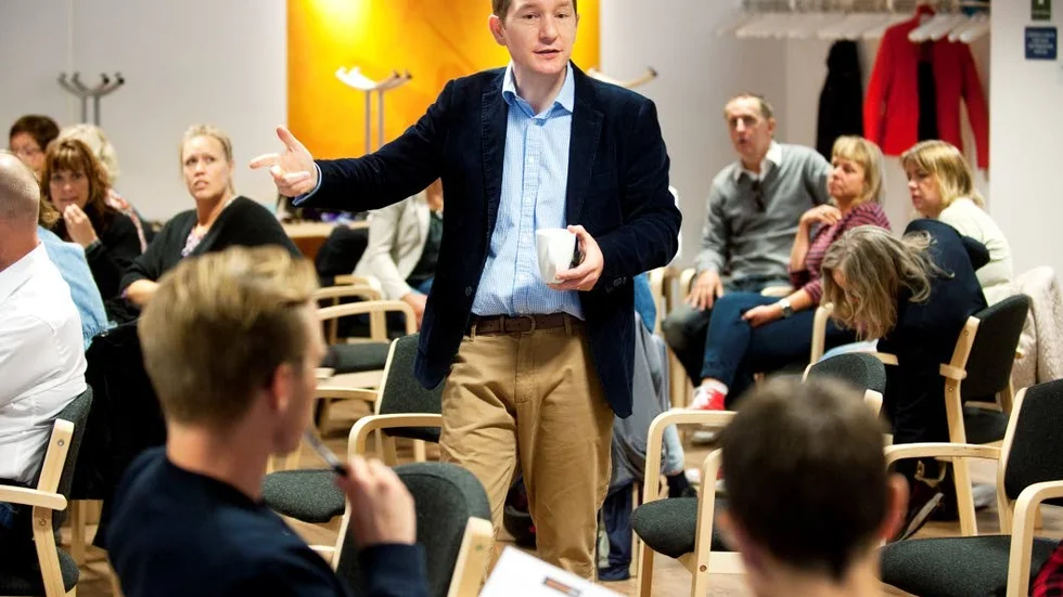 Stärker demokratin. Cormac Russell menar att människors engagemang stärker demokratin och han uppmanade deltagarna att ta kontakt med media för att berätta sin historia.