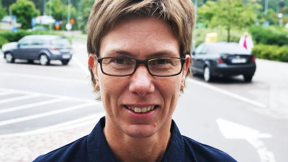Försvarar beslutet. Eva-Lena Zetterlund, produktionschef på Sinnescentrum, försvarar sammanslagningsbeslutet av syncentralerna och menar att det blir en besparing.