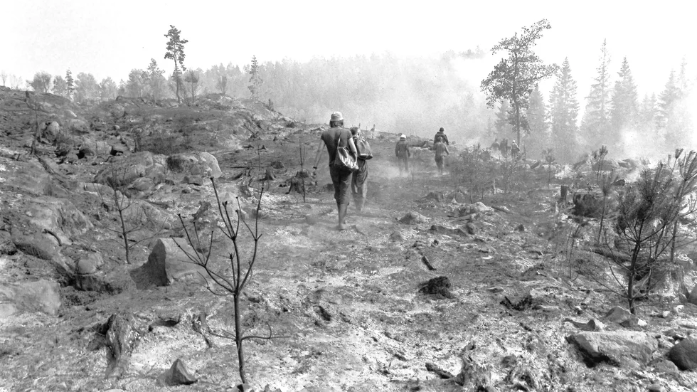 Förutom all tillgänglig personal från räddningstjänsten i Åtvidaberg, Linköping, Söderköping, Valdemarsvik och Norrköping så deltog även 200 civila i släckningsarbetet vid skogsbranden i Yxnerum 1975.