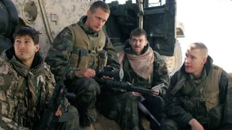 Alexander Skarsgård gör en av de ledande rollerna i den kritikerrosade tv-serien "Generation kill", med svensk tv-premiär den 3 september.Foto: NBO/Canal Plus