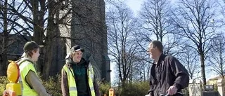 Många frågor om Hagebygatan