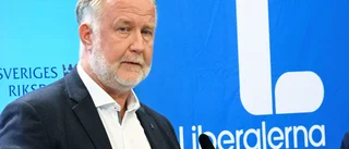L vill förstatliga skolan till 2027