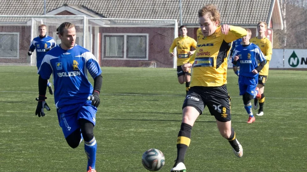 Andreas Olofsson spelade fram till Infjärdens enda mål i matchen.