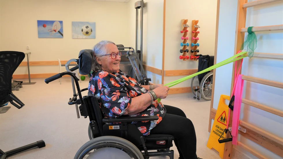 Gunilla besöker numera äldreboendets gym varje dag. ”Jag har utvecklats så mycket”, berättar hon. 