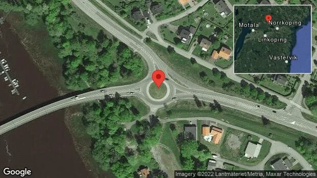 Långsamt fordon på vägen stör trafiken