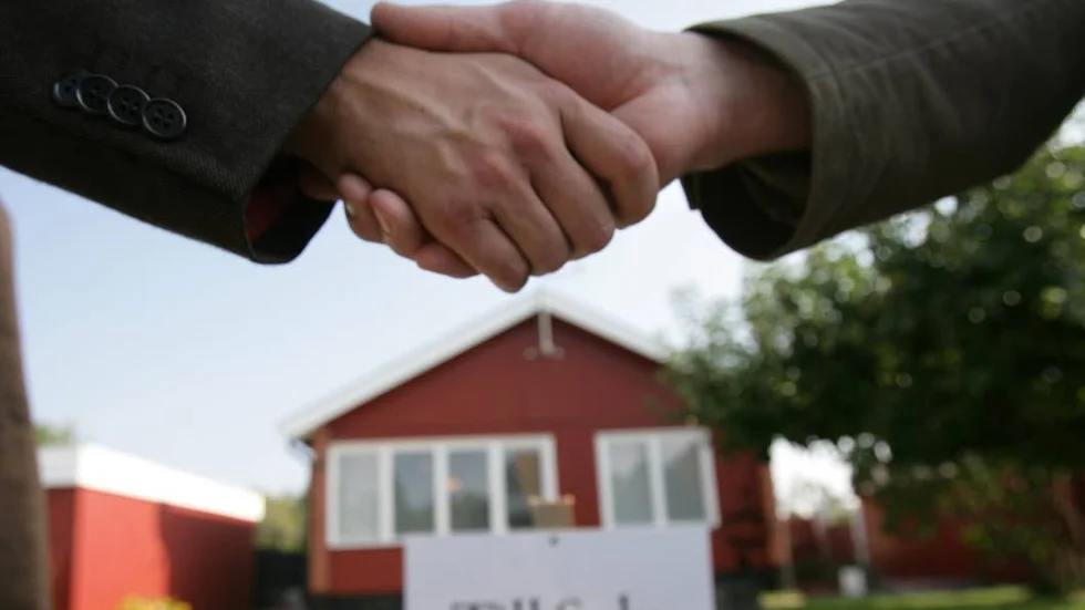 Det finns mycket att tänka på före du säljer din bostad. Mäklare är proffs och kan erbjuda tips och goda råd när det är dags att visa upp ditt till salu-objekt.