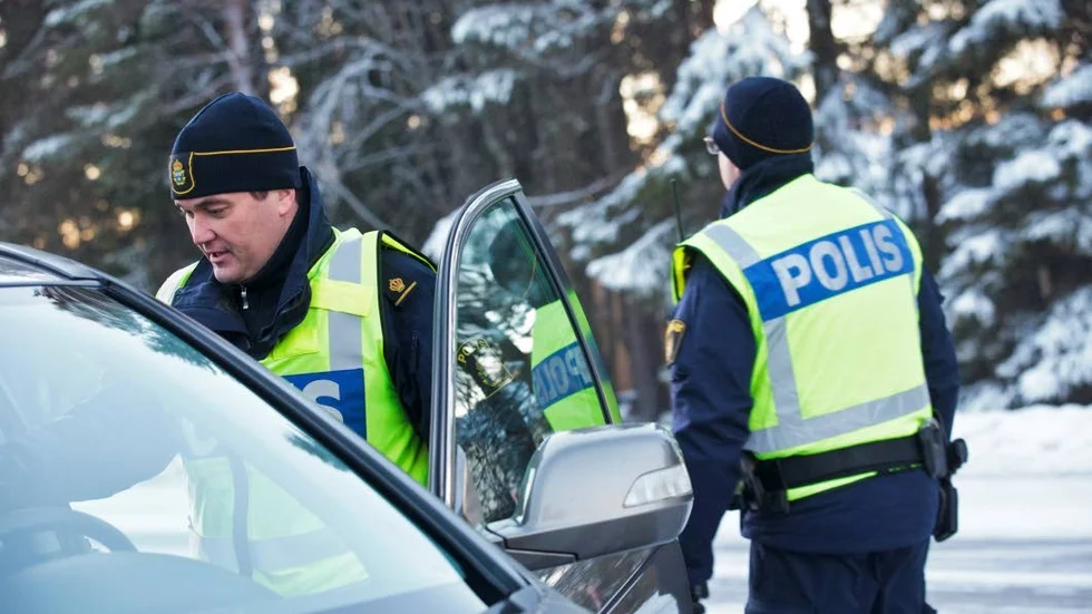 TRAFIKKONTROLL. Åtskilliga förare har fått blåsa under skärtorsdagen. Under förmiddagen var resultatet helnyktert. (Arkivbild).