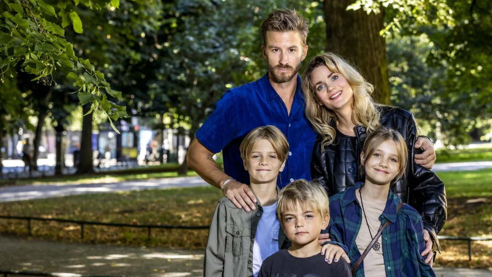 Filip Berg, Liv Mjönes, Olle Einarsson, Laura Lindkvist och Folke Axelsson Schulman spelar familjen Andersson i SVT:s kommande nya serie om Sune och hans familj. Pressbild.