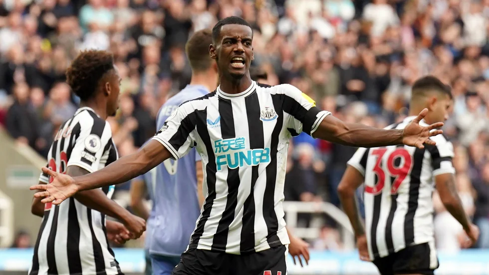 Alexander Isak och allt annat från Premier League försvinner ur rutan för alla Teliakunder på lördag om parterna inte kommer överens om ett nytt avtal. Arkivbild.