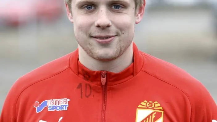 DRÖMMÅL. Viktor Eliasson skruvade in 1–0-målet i vänstra krysset.