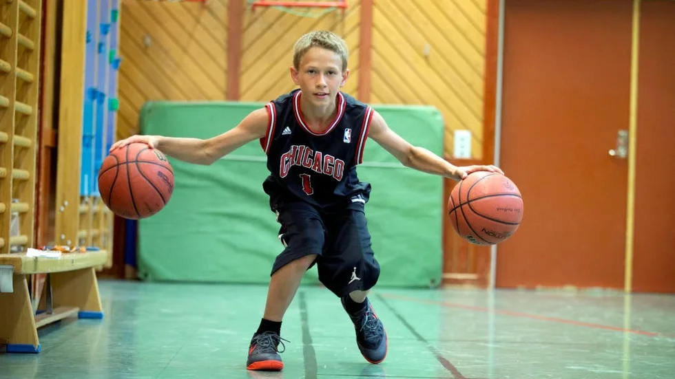 DRIBBLARE. Elias Hortlund visade redan för tre år sedan att han är en vass dribbler. (Arkivbild)