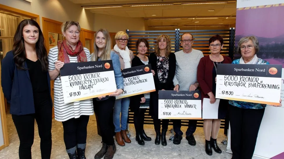 Sally Wallström gav pengar till Kvinno- och tjejjourens Åsa Bagger-Hallsten och Frida Danielsson, Annika Sund från demensföreningen fick pengar av Cecilia Sund, Mona Öhman gav pengar till Kurt Nordkvist och hans vandrande vänner, Anna-Lena Pettersson gav 5000 kronor till Berit Eriksson och Korsträsk byaförening.